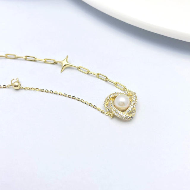 925 Silver Bracelet with Natural Seawater Pearl and Inlaid Cubic Zirconia, Luxurious and Stylish, Versatile