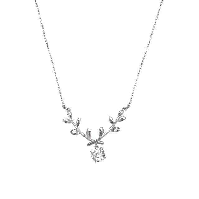 Moissanite 925 Silver Antler Necklace with Unique Design, Lightweight Luxury, and Minimalist Style