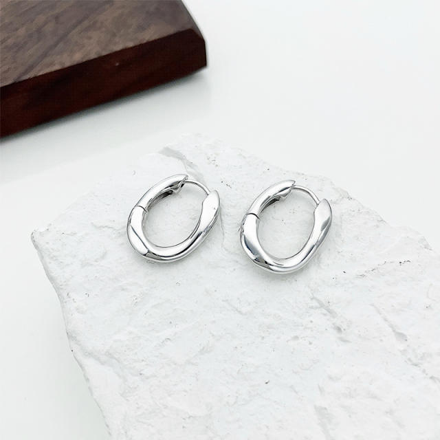 925 Silver Lightweight Luxury Metal-inspired Earrings with a Cool and Minimalist Style, Perfect for Fashionable and Trendy Everyday Wear