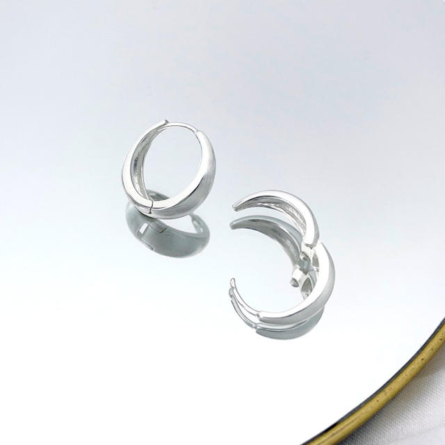 925 Silver Minimalist Metal-inspired Earrings for Women with a Cool and Subtle Brushed Finish