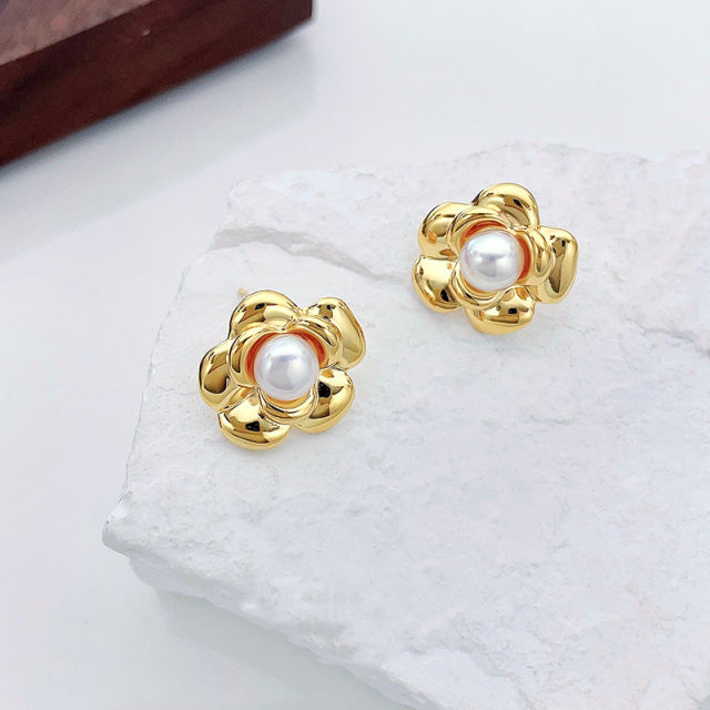 Natural Freshwater Pearl 925 Silver Vintage, Elegant and Delicate Camellia Earrings with a Touch of Luxury