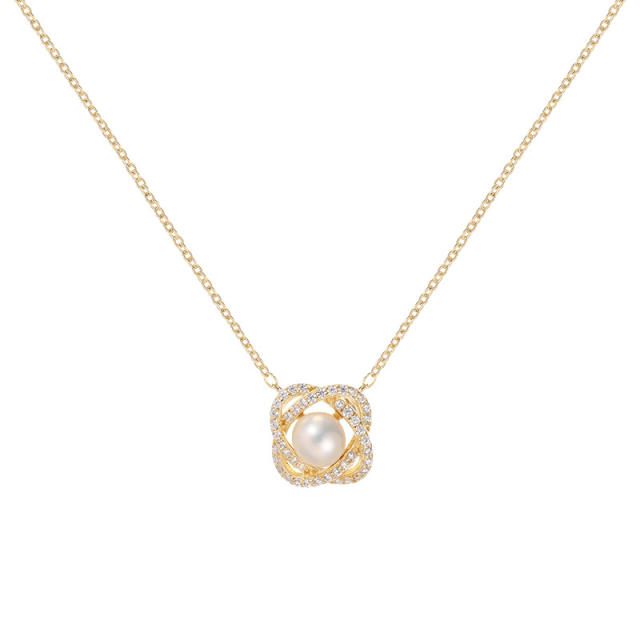 Akoya Natural Saltwater Pearl 925 Silver Collarbone Necklace, a versatile and luxurious piece