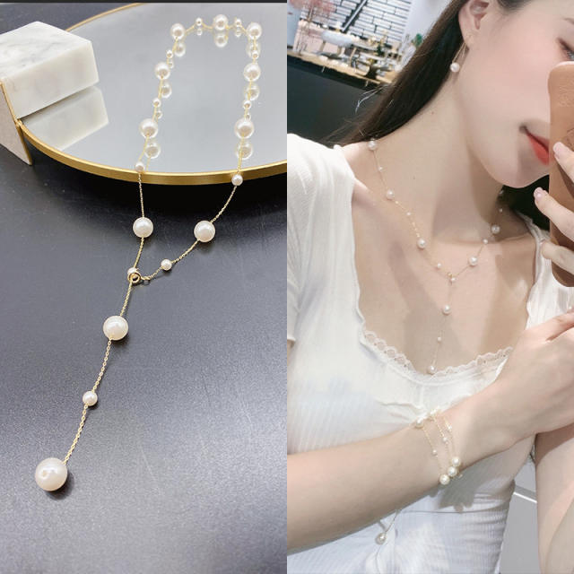 Fashionable Design with Pearl Necklace and Star Pendant