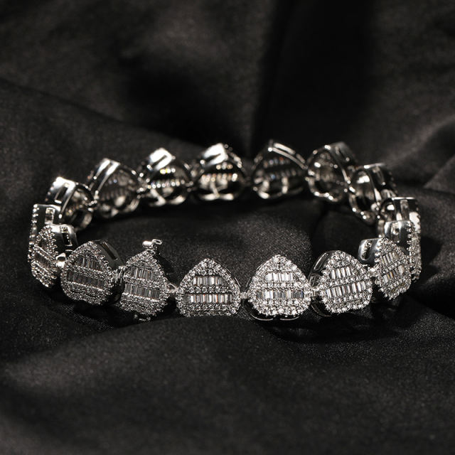 Hip-hop 8inch brass heart zircon bracelet