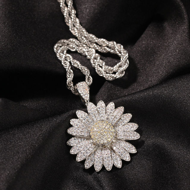 Rotatable zirconia sunflower pendant necklace