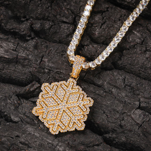 Free twist chain christmas zirconia snowflake pendant