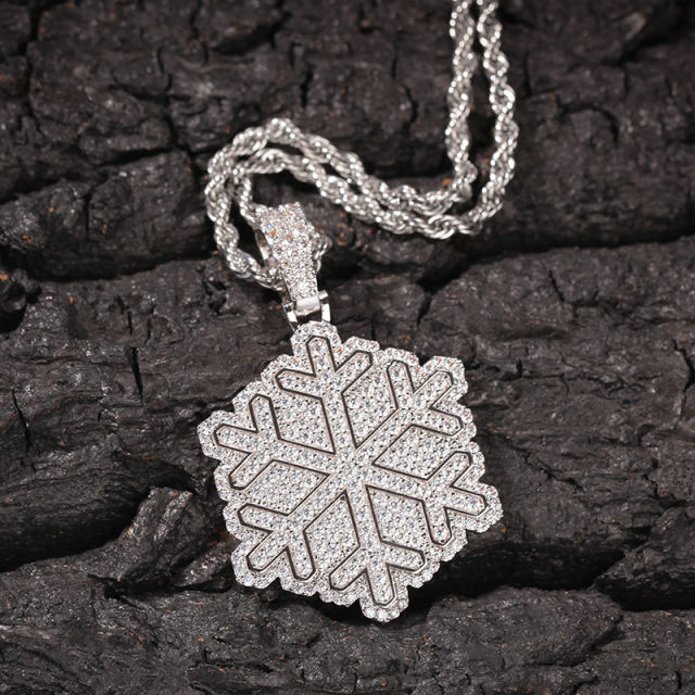 Free twist chain christmas zirconia snowflake pendant