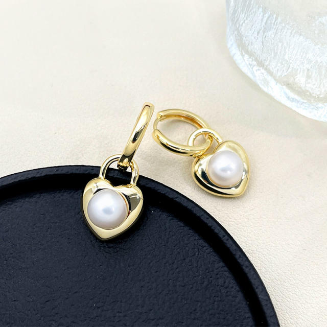 Fashion freshwater pearl heart earrings
